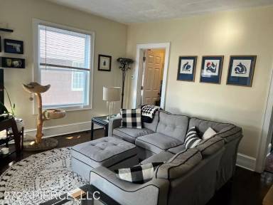 Main picture of 3231 N Booth St