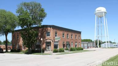 Main picture of 203 E Front St