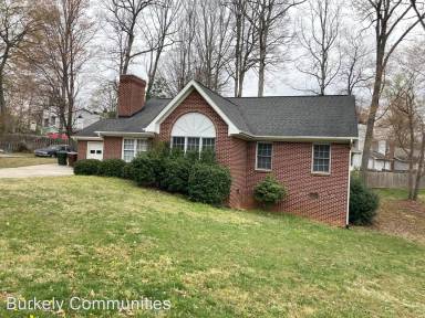 Main picture of 407 Meadowood St