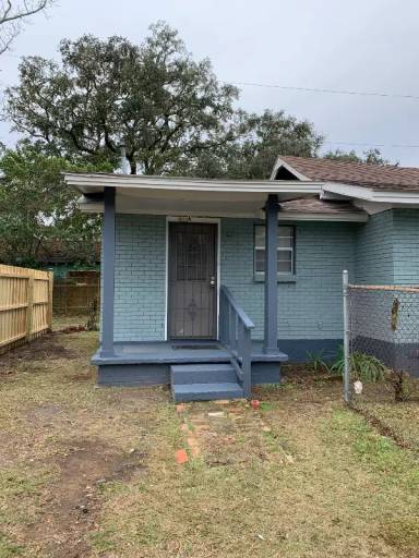 Main picture of 1605 Coventry St