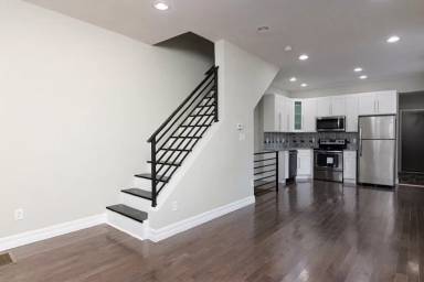 Main picture of 620 N 42nd St