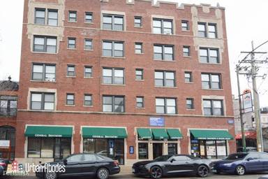 Main picture of 739 W Belmont Ave