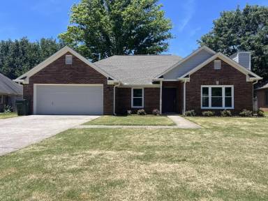 Main picture of 118 McDermotts Way