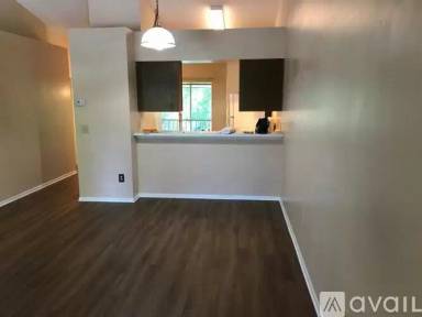 Main picture of 141 Reserve Cir
