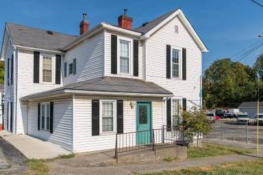 Main picture of 236 N 2nd St