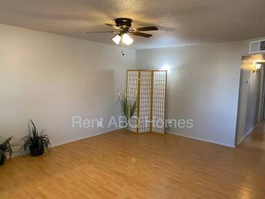 Main picture of 228 Espejo St NE