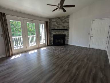 Main picture of 806 Pelham Square Way