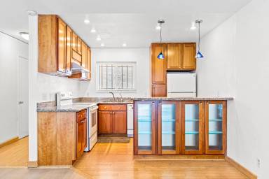 Main picture of 1425 Lakeside Dr