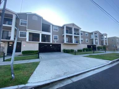 Main picture of 840 Martin Luther King Jr Ave