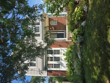 Main picture of 1517 Howard St