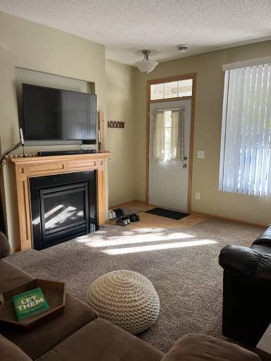 Main picture of 15588 Emerald Dr N