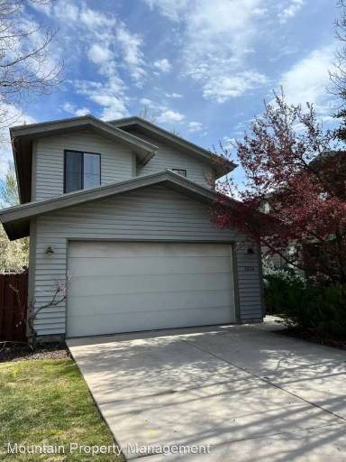 Main picture of 1041 Lincoln Ln