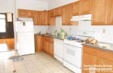 Main picture of 1905 Beacon St