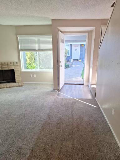 Main picture of 2587 Greenwood Ln