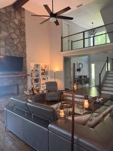 Main picture of 585 Kings Peak Dr