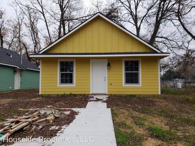 Main picture of 103 E Gregg St