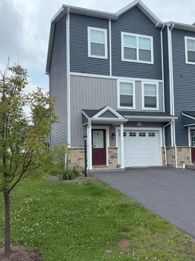 Main picture of 120 Veery Way