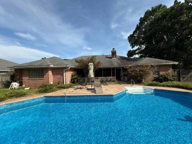 Main picture of 4444 Southminster Cir