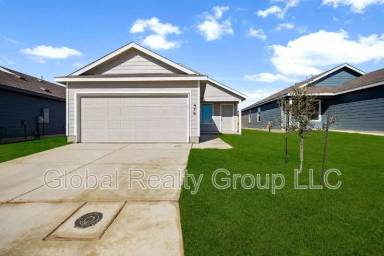 Main picture of 479 Sarah Way