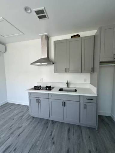 Main picture of 1031 E Cruces St