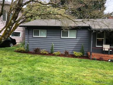 Main picture of 3850 Crestview Dr S