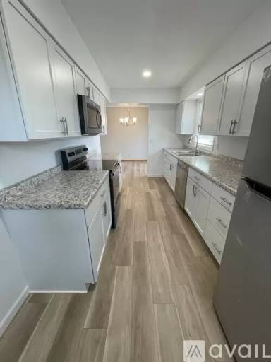Main picture of 975 W 9th Ave
