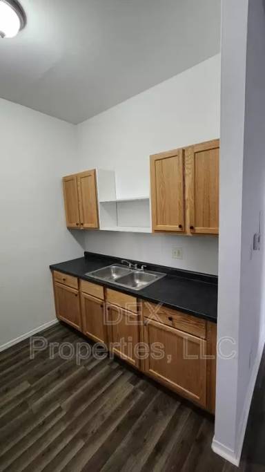 Main picture of 5096 Minerva Ave