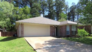 Main picture of 611 Frederick Cir