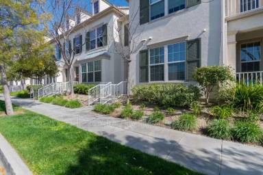 Main picture of 27030 Victoria Ln