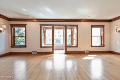 Main picture of 5838 N Kenmore Ave