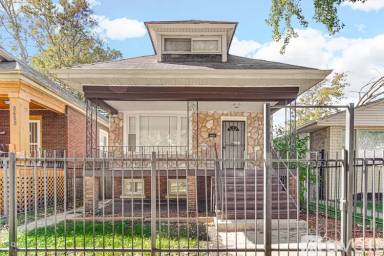Main picture of 8426 S Muskegon Ave
