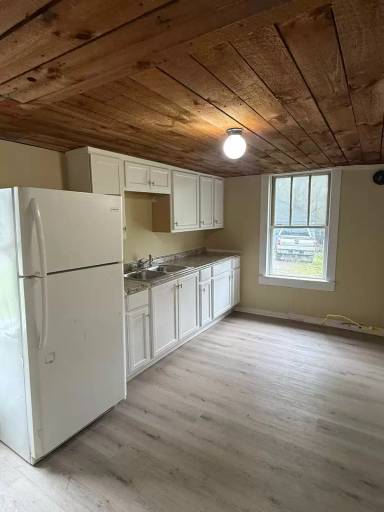 Main picture of 816 Voluntown Rd