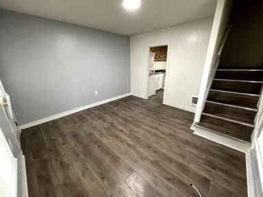 Main picture of 143 W Chestnut St