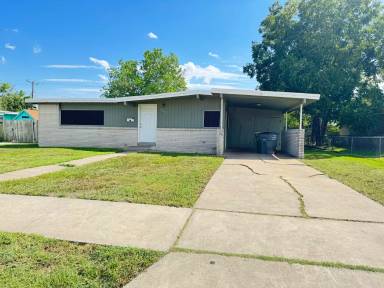 Main picture of 3007 Bobolink St