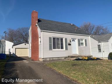 Main picture of 90 Forest Hill Dr