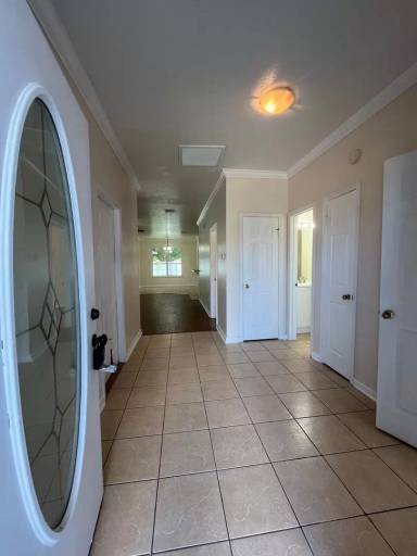 Main picture of 204 Royal Palms Ave