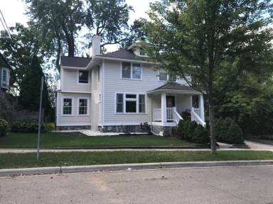 Main picture of 451 Park St