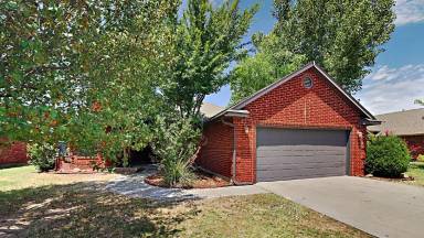 Main picture of 16409 Stoneview Dr