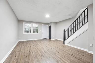 Main picture of 1926 Jasmine Rd