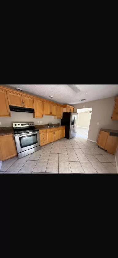 Main picture of 4170 16th St E