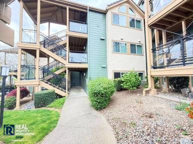 Main picture of Gold Pointe Condominiums