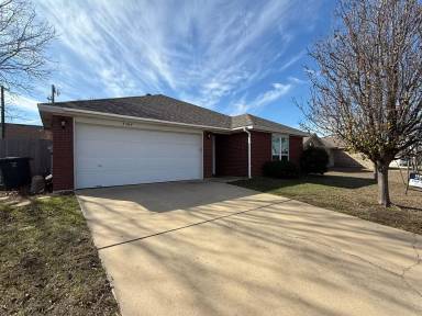 Main picture of 3504 Gus Dr