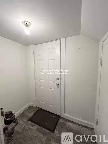Main picture of 1160 N La Salle Dr