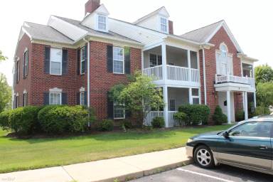 Main picture of 826 W Summerfield Glen Cir
