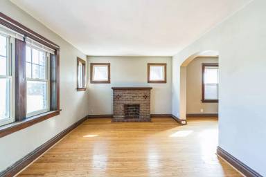 Main picture of 5512 S Grand Blvd