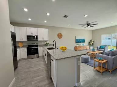 Main picture of 405 Cocoa Ct
