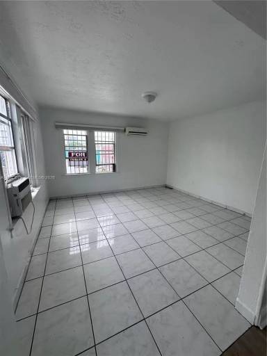Main picture of 1780 NW 21st Ter