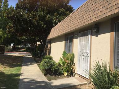 Main picture of 38455 Berkeley Cmn