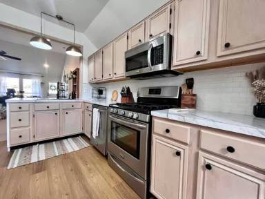 Main picture of 520 Cedar Ave