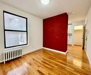 Main picture of 7 York Ave